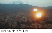 The view from the mountain towards the old, sleeping Soviet-era districts of Tbilisi, Georgia. Стоковое видео, видеограф Strunov David / Фотобанк Лори