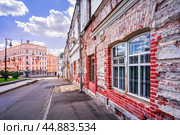 Район Хитровка, Кухня при трактире Хитрова рынка,  Исторические плиты, Хитровская площадь, Подколокольный переулок, Москва (2023 год). Стоковое фото, фотограф Baturina Yuliya / Фотобанк Лори
