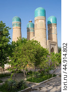 Chor Minor Madrasah in Bukhara (2022 год). Стоковое фото, фотограф Юлия Белоусова / Фотобанк Лори