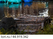 The Golden Ring of Russia, the city of Pereslavl-Zalessky. Fishing boats on the Trubezh River at dawn. Стоковое фото, фотограф Photojuli / Фотобанк Лори