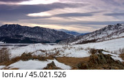Winter evening in the Altai Mountains. Зимний вечер в алтайских горах, суровая сибирская природа. Стоковое видео, видеограф Валерий Тесаков / Фотобанк Лори
