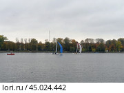 Яхты на Верхнем пруду в Калининграде (2022 год). Редакционное фото, фотограф Free Wind / Фотобанк Лори