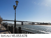 Embankment of Don River and Voroshilovsky bridge in Rostov-on-Don, Russia (2021 год). Стоковое фото, фотограф Elena Odareeva / Фотобанк Лори