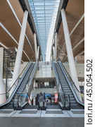 Inside of passenger terminal of Platov International Airport in Rostov-on-Don, Russia (2021 год). Редакционное фото, фотограф Elena Odareeva / Фотобанк Лори