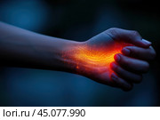 Pain in hand, carpal tunnel syndrome, health problems concept. Стоковое AI-изображение, AI-художник Станислав Тарко / Фотобанк Лори
