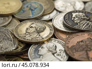 Old coin collection featuring american president thomas jefferson. Стоковое AI-изображение, AI-художник Иван Рябоконь / Фотобанк Лори