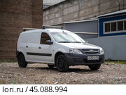 KRASNOYARSK, RUSSIA - September 10, 2024: White Lada Largus. Редакционное фото, фотограф Плотников Дмитрий / Фотобанк Лори