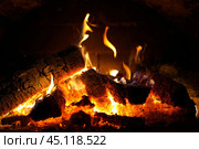 Горящие дрова в дровяной русской печи. Стоковое фото, фотограф Наталья Миронова / Фотобанк Лори
