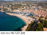 Drone view of coastal French town of Cassis overlooking port. Стоковое фото, фотограф Яков Филимонов / Фотобанк Лори