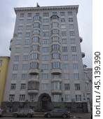 "Второй Дом Советов". Екатеринбург, улица 8 Марта, 2 (2019 год). Редакционное фото, фотограф Алексей Иванов / Фотобанк Лори