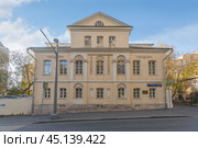 Бывший  главный дом Гужевских – Поспелова, 2-й Волконский переулок, д. 8А в Москве. Редакционное фото, фотограф Владимир Чинин / Фотобанк Лори