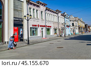 Пешеходная улица Урицкого. Город  Иркутск (2024 год). Редакционное фото, фотограф Александр Тараканов / Фотобанк Лори