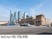 Кутузовский проспект и небоскребы Москва-сити (2021 год). Редакционное фото, фотограф Лариса Гордеева / Фотобанк Лори