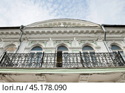 Дом Ваганова. Фрагмент здания. Новоторжская улица, дом 21. Тверь. Россия. Редакционное фото, фотограф E. O. / Фотобанк Лори