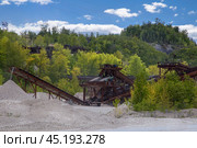 Дробильное оборудование для щебня. Стоковое фото, фотограф Ольга Дубровская / Фотобанк Лори