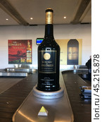 Bordeaux, France. Welcome to the airport of Bordeaux, capital of french wine industry. (2016 год). Редакционное фото, фотограф Константин Сергеевич Синявин / Фотобанк Лори