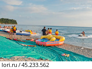 Черное море,    Краснодарский край, Туапсинский , Бухта Михайловская,   пляж , (2024 год). Стоковое фото, фотограф Александр Циликин / Фотобанк Лори