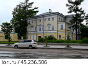 Иркутский государственный университет  (ИГУ). Бульвар Гагарина, дом 24 (2024 год). Редакционное фото, фотограф Александр Тараканов / Фотобанк Лори