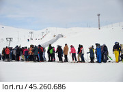 Kirovsk, Murmansk region, Russia, March 19, 2024: Southern slope of Bolshoy Vudyavr ski resort in Khibiny Mountains. Редакционное фото, фотограф Алексей Антипов / Фотобанк Лори