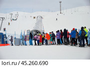 Kirovsk, Murmansk region, Russia, March 19, 2024: Southern slope of Bolshoy Vudyavr ski resort in Khibiny Mountains. Редакционное фото, фотограф Алексей Антипов / Фотобанк Лори