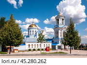 Voronezh, Russia, July 22, 2024: Pokrovsky Cathedral on a summer day in Voronezh. Редакционное фото, фотограф Катерина Белякина / Фотобанк Лори