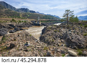 Rocky bank of Altai river Katun near Teldykpen rapids and Oroktoi bridge. Стоковое фото, фотограф Сергей Пристяжнюк (Serg Zastavkin) / Фотобанк Лори