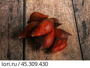 Sweet tropical exotic fruit - sala. Стоковое фото, фотограф Андрей Старостин / Фотобанк Лори