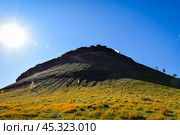 Хакасия, горная гряда Сундуки, Белый Июс (2019 год). Редакционное фото, фотограф Александр Галинский / Фотобанк Лори