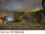 Обледеневшая лестница в Москве (2019 год) Стоковое фото, фотограф YuryKara / Фотобанк Лори
