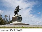 Мемориал «Погибшим при защите Отечества» около трассы М-11 «Нева» в окрестностях деревни Мясной Бор. Новгородская область, Россия. Мемориал был создан в память о трагической судьбе бойцов и командиров Второй ударной армии Волховского фронта. Памятник, посвящённый советским воинам, погибшим в годы Великой Отечественной войны. Открыт 27 июня 2020 года. (2024 год). Редакционное фото, фотограф Андрей Степанов / Фотобанк Лори