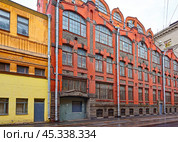 Город Санкт-Петербург, улица Яблочкова. Завод имени Кулакова (2023 год). Стоковое фото, фотограф Александр Тараканов / Фотобанк Лори