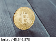 Photo Golden Bitcoin. Стоковое фото, фотограф Сергей Толмачёв / Фотобанк Лори