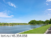 Петергоф. Сад Венеры и Большой Марлинский пруд (2023 год). Стоковое фото, фотограф Александр Тараканов / Фотобанк Лори