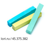 chalks in a variety of colors arranged on a white background. Стоковое фото, фотограф Сергей Толмачёв / Фотобанк Лори