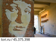 Арка. Вход к Фонтанному дому - музею А.А. Ахматовой. Санкт-Петербург, Литейный пр., 53. Редакционное фото, фотограф Александр Алексеев / Фотобанк Лори