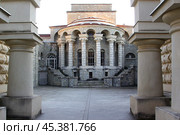 ГРЯЗЕЛЕЧЕБНИЦА ЕССЕНТУКИ ПОРТИК КОЛОННАДА. Редакционное фото, фотограф Зимбачевский Виктор / Фотобанк Лори