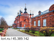 Казанская Амвросиевская ставропигиальная женская пустынь, Казанский собор, Водонапорная башня, трапезная, Амвросиевская церковь, Шамордино, Козельск. Стоковое фото, фотограф Baturina Yuliya / Фотобанк Лори