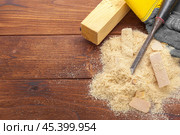 blade of sharp chisels with sawdust. Стоковое фото, фотограф Сергей Толмачёв / Фотобанк Лори