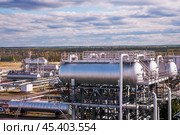 Нефтегазовая промышленность России. Стоковое фото, фотограф Павел Просянов / Фотобанк Лори