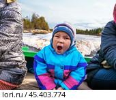 На моторной лодке, по реке Вать-Еган. Осень, Западная Сибирь, Ханты-Мансийский автономный округ , Югра. (2011 год). Редакционное фото, фотограф Павел Просянов / Фотобанк Лори