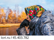 На моторной лодке, по реке Вать-Еган. Осень, Западная Сибирь, Ханты-Мансийский автономный округ , Югра. (2011 год). Редакционное фото, фотограф Павел Просянов / Фотобанк Лори