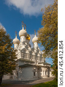 Храм Святителя Николая Мирликийского в Пыжах ул. Большая Ордынка, 27А/8 Москва. Редакционное фото, фотограф Владимир Чинин / Фотобанк Лори
