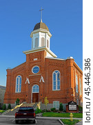 First Christian Church (1865), also known as Wabash Christian Church, historic Disciples of Christ church located at Wabash, Wabash County, Indiana (2014 год). Стоковое фото, фотограф Валерия Попова / Фотобанк Лори