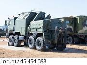 Военная машина для ремонта и эвакуации техники РЭМ-КЛ на шасси УРАЛ  8х8.  Средняя Ахтуба, Волгоградская область, Россия. (2021 год). Редакционное фото, фотограф Андрей Цыганков / Фотобанк Лори