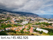 Aerial drone view of Funchal town, Madeira, Portugal (2024 год). Стоковое фото, фотограф Дмитрий Рухленко / Фотобанк Лори