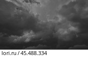 Lot of lightning during a thunderstorm. Стоковое видео, видеограф Михаил Коханчиков / Фотобанк Лори