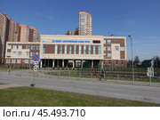 Новое здание МОБУ Муринская СОШ №3. The new building of MOU Murinskaya Secondary School No. 3. (2024 год). Редакционное фото, фотограф Юрий Пуликов / Фотобанк Лори