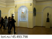 Фойе театра Эстрады им. Аркадия Райкина, Санкт-Петербург. Редакционное фото, фотограф Дмитрий Неумоин / Фотобанк Лори