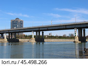 Тургеневский мост в Краснодаре (2024 год). Редакционное фото, фотограф Иван Дуплик / Фотобанк Лори