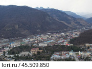 Вид на город Карачаевск с гор (2024 год). Стоковое фото, фотограф Иван Дуплик / Фотобанк Лори